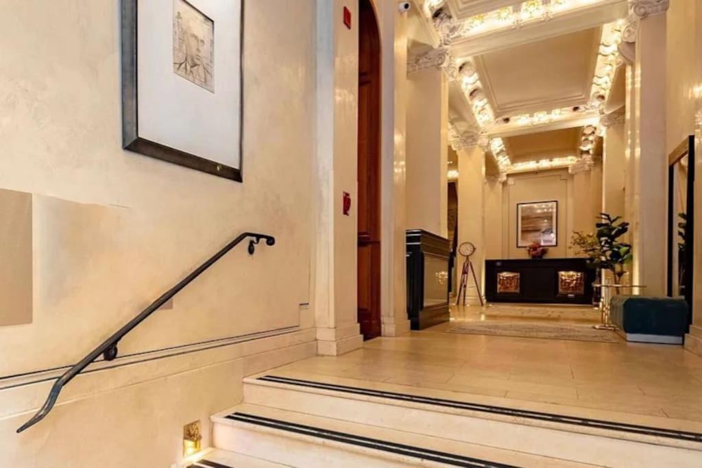 The Renwick Duplex At The Mansfield Midtown Apartment